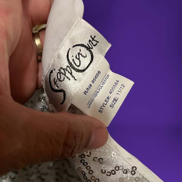 New Steppin Out Sequined Bodycon Mini Dress Womens Size 11/12 Silver Prom Formal - Picture 2 of 11